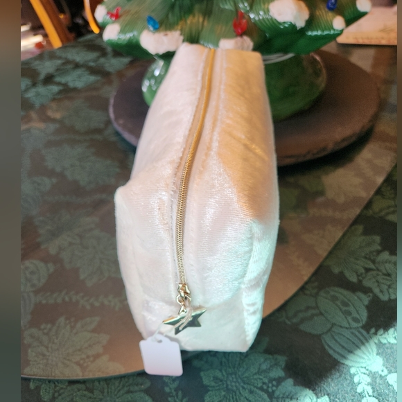 CHRISTIAN DIOR Cosmetic pouch, box and 5 luxe samples - Picture 4 of 15